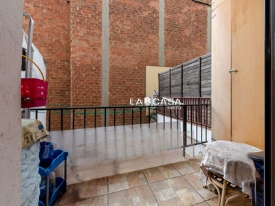 Piso en venta en calle de la creu coberta en Barcelona