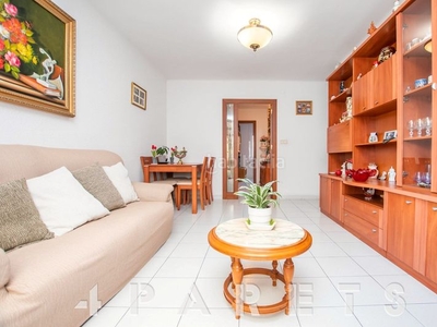 Piso impecable piso de 3 habitaciones en cerdanyola en Mataró