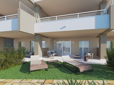 Planta baja sunny golf, modernos apartamentos y áticos en primera línea de golf . en Estepona