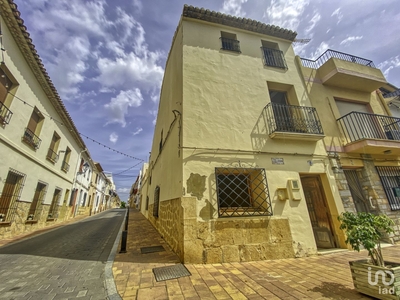 Casa de pueblo 8 habitaciones de 224 m² en La Nucia (03530)