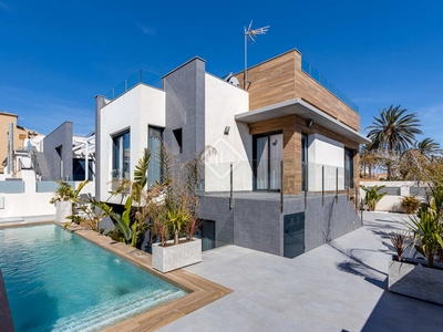 Casa / villa de 160m² en venta en Gran Alacant, Alicante