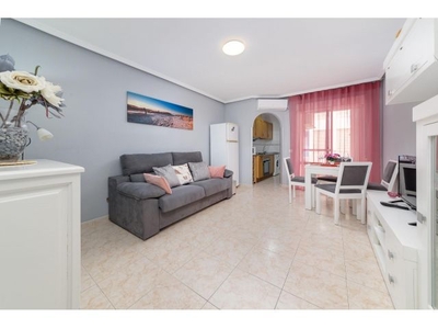 Moderno apartamento a 100m de la playa en Torrevieja