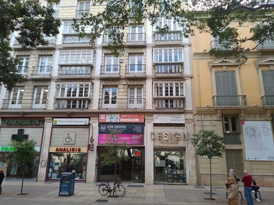 Oficina comercial con licencia para cambio de uso a vivienda. Centro de Málaga Venta Centro Histórico