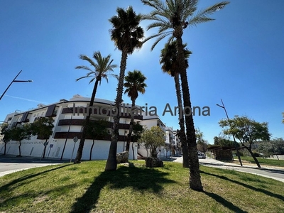 Piso en venta en avenida De Joan Margarit de 3 habitaciones con terraza y piscina