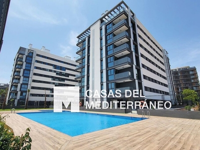 Piso en venta en Oeste de 3 habitaciones con terraza y piscina