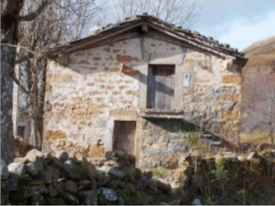 Venta Casa unifamiliar en Bº Trueba Espinosa de los Monteros. A reformar 148 m²