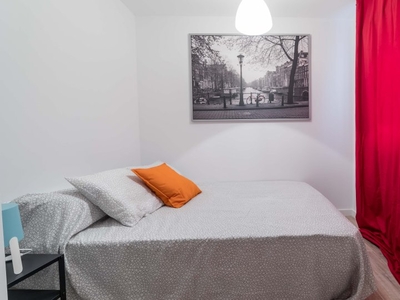 Acogedora habitación en apartamento de 4 dormitorios en Benimaclet, Valencia