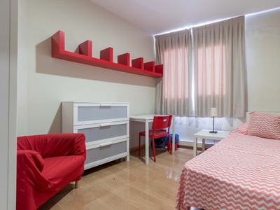 Acogedora habitación en un apartamento de 8 dormitorios en Ciutat Vella, Valencia