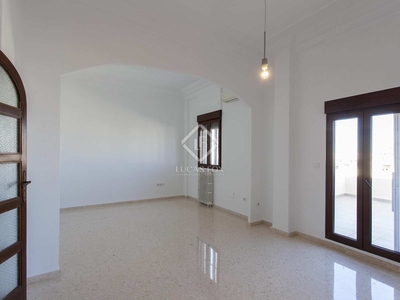 Ático de 73 m² con 16 m² de terraza en alquiler en Gran Vía
