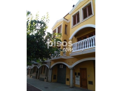 Casa adosada en alquiler en Avenida de las Cortes Valencianas