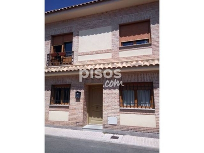 Casa adosada en alquiler en Calle Cruce