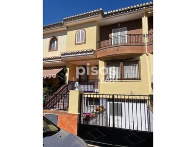 Casa adosada en alquiler en Calle de la Encina