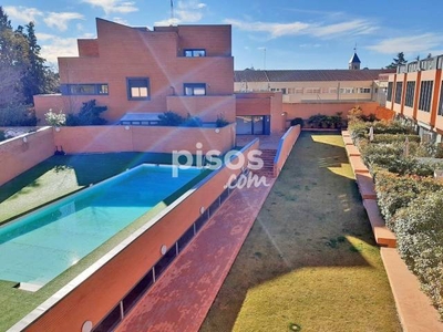 Casa adosada en alquiler en Colonia