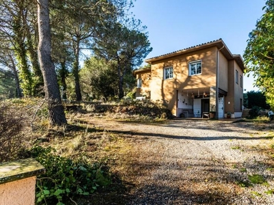 Casa con terreno en Sant Llorenç Savall