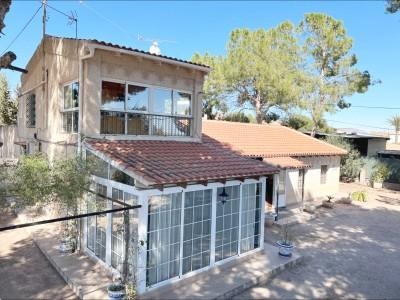 Casa con terreno en Totana