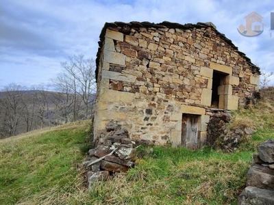 Casa con terreno en Vega de Pas