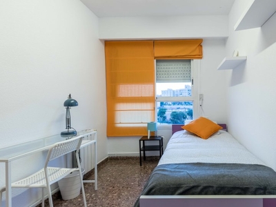Habitación en apartamento de 4 dormitorios en Quatre Carreres, Valencia