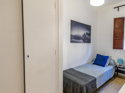Habitación en apartamento de 5 dormitorios en Ciutat Vella, Valencia