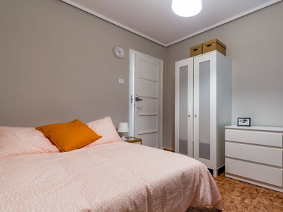 Habitación en apartamento de 6 dormitorios en Extramurs, Valencia