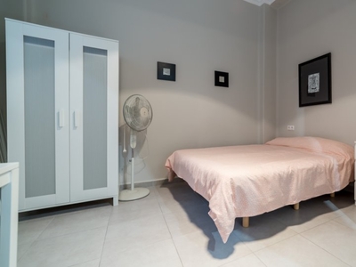Habitación en apartamento de 7 dormitorios en Ciutat Vella, Valencia