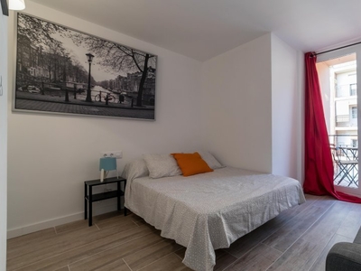 Habitación luminosa en apartamento de 4 dormitorios en Benimaclet, Valencia