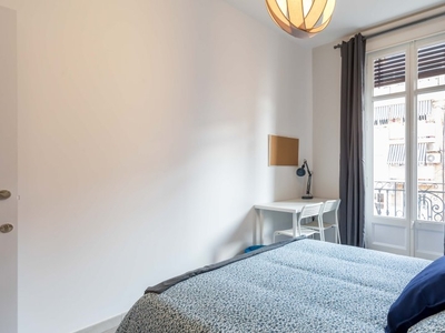 Habitación luminosa en un apartamento de 5 dormitorios en L'Eixample, Valencia