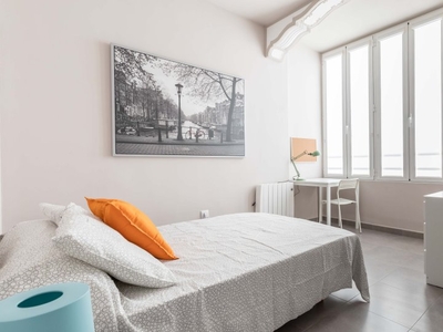 Habitación luminosa en un apartamento de 5 dormitorios en L'Eixample, Valencia