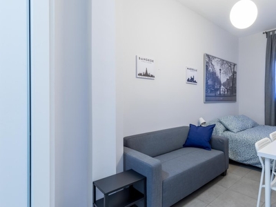 Habitación moderna en apartamento de 5 dormitorios en L'Eixample, Valencia