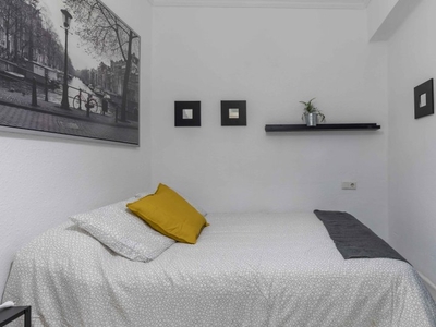 Habitación ordenada en alquiler en el apartamento de 5 dormitorios en Benimaclet