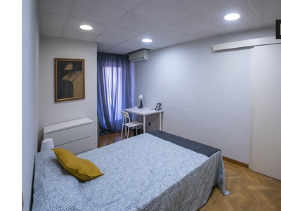 Habitaciones en piso de 5 dormitorios en Valencia