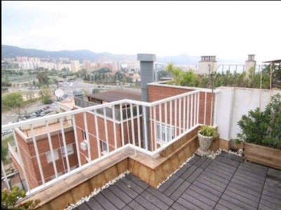 Alquiler Piso Barcelona. Piso de cuatro habitaciones Primera planta con terraza