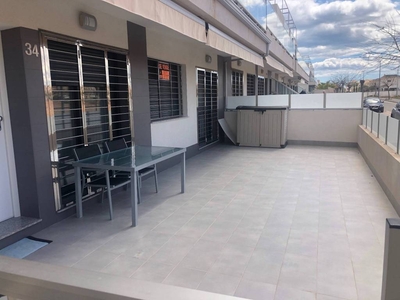 Venta Apartamento en villa en Calle José Hierro Pilar de la Horadada. Nueva plaza de aparcamiento con terraza calefacción central 80 m²