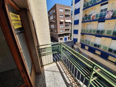Venta Piso Villena. Piso de tres habitaciones Tercera planta con balcón