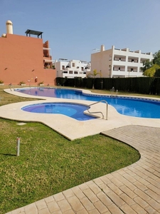 Alquiler de piso en Cala Marqués de 2 habitaciones con terraza y piscina