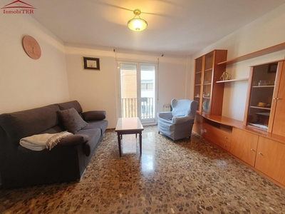 Alquiler de piso en Centro - Teruel de 2 habitaciones con muebles y balcón