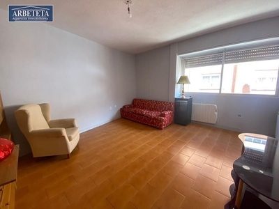 Alquiler de piso en San Roque-Concordia-Adoratrices de 2 habitaciones con terraza y muebles