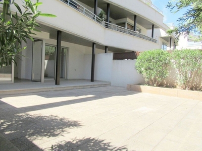 Alquiler de piso en Sant Agustí de 3 habitaciones con terraza y garaje