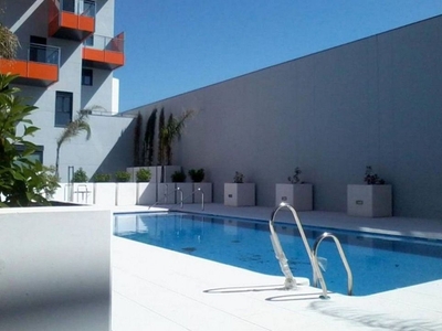 Piso en alquiler en Ciudad Jardín - Zoco de 3 habitaciones con terraza y piscina