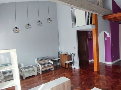 Piso en alquiler en San Pedro de Deusto-La Ribera de 2 habitaciones con balcón y calefacción