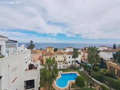 Se vende ático reformado de 2 dormitorios con vistas al mar Altos de Manilva.