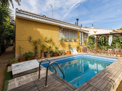 Venta de casa con piscina y terraza en Archena, Balneario