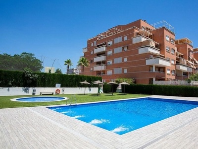 Venta de piso en avenida Federico Garcia Lorca de 4 habitaciones con terraza y piscina