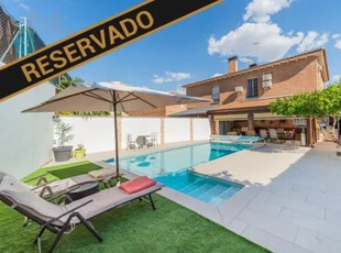Casa adosada en venta en Sevila La Nueva en Sevilla la Nueva por 420,000 €