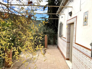 Chalet en venta en Calle Parrilla en Villanueva de Algaidas por 58,000 €