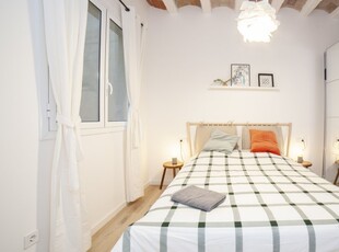 Cómoda habitación en alquiler en apartamento de 2 dormitorios, El Raval