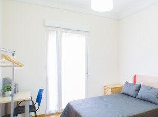 Habitación soleada en apartamento de 7 dormitorios en Retiro, Madrid