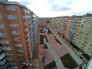 Piso en venta en Calle de Francisco Grandmontagne en Gamonal-Capiscol por 129,000 €