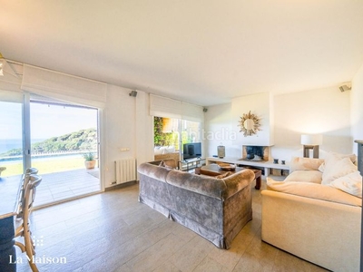 Alquiler casa con 4 habitaciones con parking, piscina, calefacción y vistas al mar en Arenys de Mar