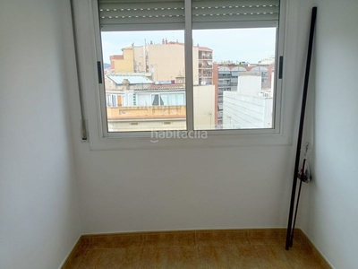 Alquiler piso con 3 habitaciones con ascensor y aire acondicionado en Barcelona