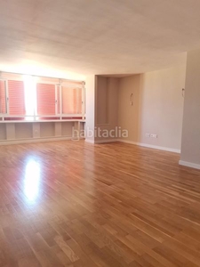 Alquiler piso en calle barrau 3 piso con 3 habitaciones con ascensor, parking, calefacción y aire acondicionado en Sevilla